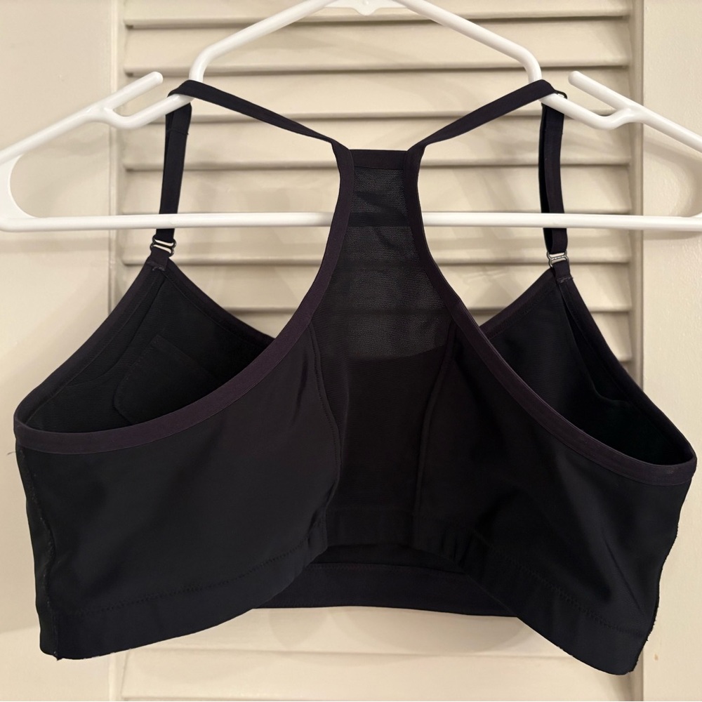 🖤Under Armour • women’s black sports bra • L (36-38) • GUC - Picture 2 of 3